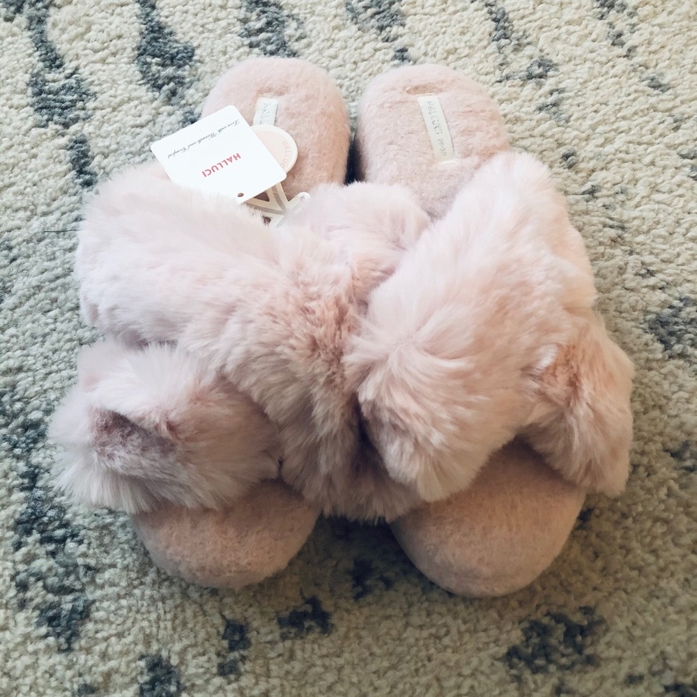 NWT Fluffy Slippers
